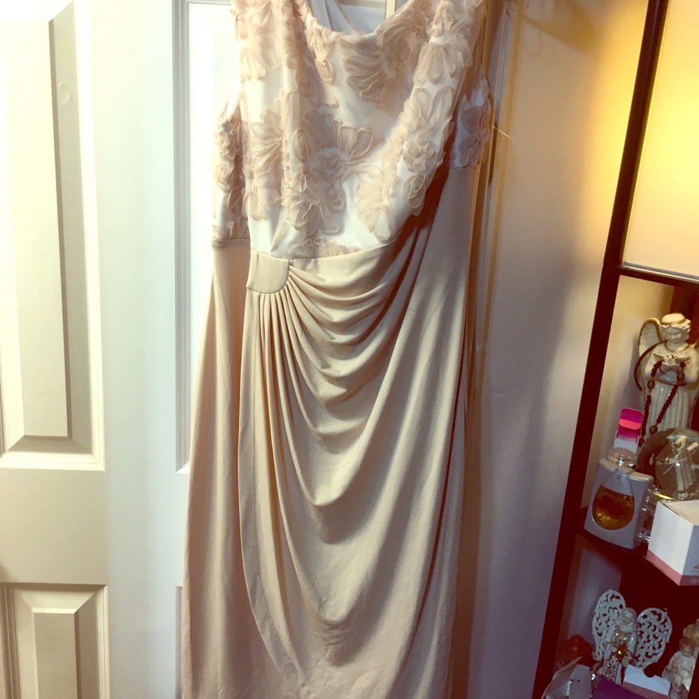 Connected Apparel lace appliqué dress